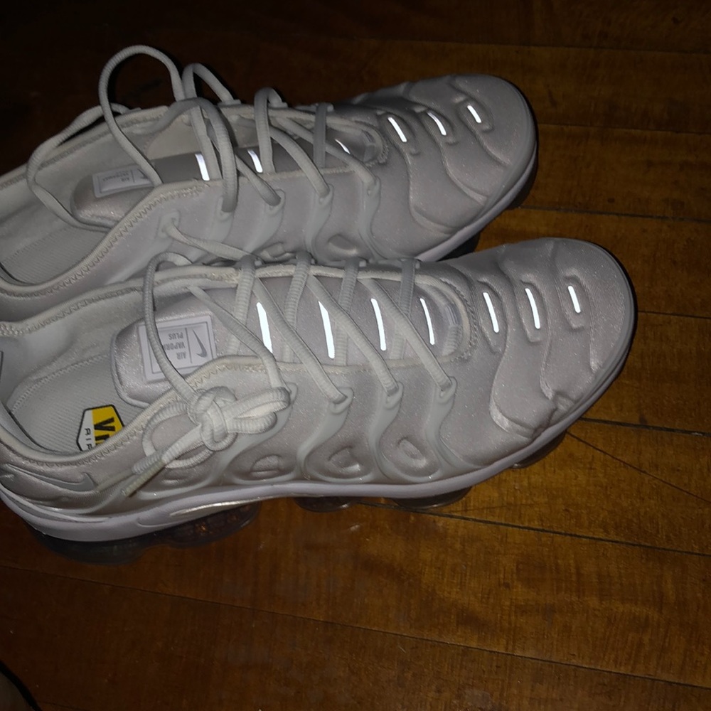 Vapor maxes